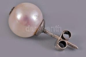 Ezüst (Ag) stekkeres fülbevaló pár, gyönggyel, jelzett, bruttó 2,2g