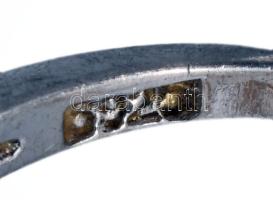 Ezüst (Ag) gyűrű, m: 55, fekete kővel, bruttó2,9g