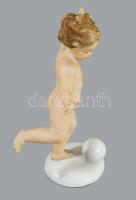 Schaubach Kunst labdázó puttó figura. Mázas és biszkvit porcelán, jelzett, hibátlan, m: 17 cm