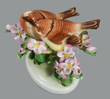 Herendi madárpár virágok közt. Jelzett, egy levélen lepattanással, 15x11 cm