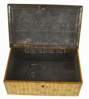 Zsánerjelenetes fémlemez díszdoboz, zárható, kulccsal , 13x22 cm