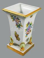 Herendi Viktória mintás oroszlánkörmös négyoldalas váza. Jelzett, kis kopottsággal, m: 17 cm