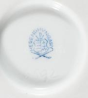 Herendi Viktória mintás oroszlánkörmös négyoldalas váza. Jelzett, kis kopottsággal, m: 17 cm