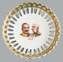 1914-1916 Ferenc Józsefet és Vilmos császárt ábrázoló propaganda tálka. Számozott, kopással, d: 11 cm