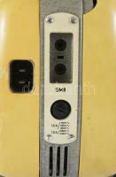 cca 1960, Csehszlovákia, Meopta AM 8 filmvetítő, sérült tokjában, 26x22 cm