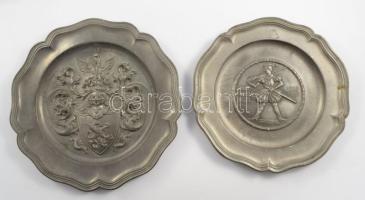 6 db különféle ón falitányér, közte Nürnberg, illetve Dél-Tirol (Südtirol) látnivalóival, d: 23 cm k...