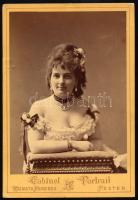 cca 1870 Buday Sándorné Ujhelyi Vilma írónő, keményhátú fotó Kozmata pesti műterméből, 16,5×10,5 cm