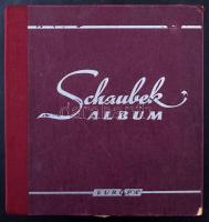 Jó állapotú Schaubek Europa album 1944 körüli kiadás benne gyűjtemény maradvány, kevés bélyeg