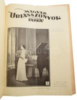 1935 A Magyar Uriasszonyok Lapja vegyes számai könyvbe kötve, kopottas állapotban.