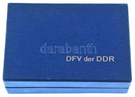 NDK 1970 k. 2db ón felespohár alján "Zinn-pur" jelzéssel, eredeti "DFV der DDR (Az ND...