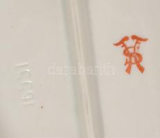 Pirkenhammer gidáknak furulyázó porcelán szobor. Kézzel festett, jelzett, hibátlan 13x17 cm