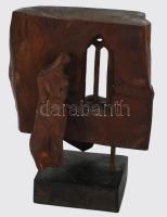 Vincefi Sándor (1952-2021): Alak. Faragott fa, hátoldalán jelzett. Fa talapzaton. m: 15 cm