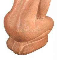 K. N. 75. jelzéssel: Guggoló akt. Terrakotta, jelzett, minimális kopással . 35 cm