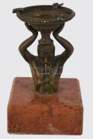 Férfi figurális hamuzó márvány talpon, m: 18 cm
