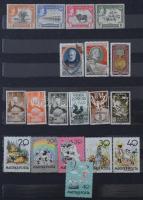 Magyar és külföldi sorok, blokkok, darabok vastag fekete 8 lapos A/4 berakóban