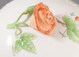 Herendi hecsedli mintás leveskínáló edény rózsa fogóval. Jelzett, 2. oszt., hibátlan, m: 20,5 cm