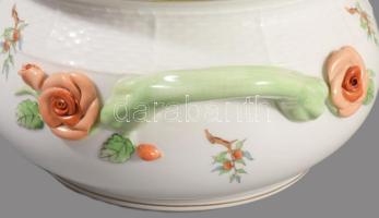 Herendi hecsedli mintás leveskínáló edény rózsa fogóval. Jelzett, 2. oszt., hibátlan, m: 20,5 cm