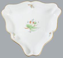 Herendi hecsedli mintás háromszög kínáló. Jelzett, 2. oszt., hibátlan, m: 26x26 cm