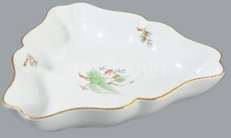Herendi hecsedli mintás háromszög kínáló. Jelzett, 2. oszt., hibátlan, m: 26x26 cm