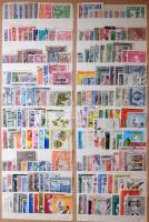 Világösszeállítás részletek sok tengerentúli bélyeggel 135 db hagyományos A/4 10 soros stecklapon (ö...