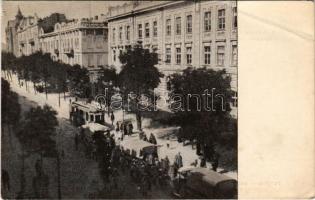 Lviv, Lwów, Lemberg; Ambulanse Czerwonego krzyza / Red Cross Ambulance, tram (EB)