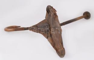 Vadász szék és bot kinyitható.