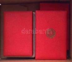 Hat darabos szocialista kitüntetés, közte Haza fegyveres szogálatában 10 és 15 év után, Haza Szolgál...