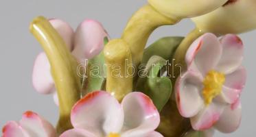 Herendi madárpár virágos ágon szobor, jelzett, kis pattogzással, m: 7,5 cm