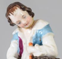 cca 19.sz. első fele, Zsánerfigura, számozott, hiánnyal, feje ragasztott, m: 11,5 cm