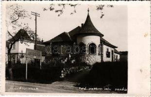 Parádfürdő, Muskátli villa, nyaraló, gyógyfürdő, auto-stop. Horányi Irén photo