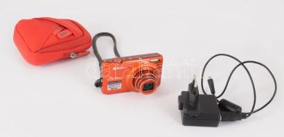 Nikon Coolpix fényképezőgép, töltővel