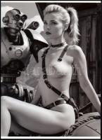 "Szőke Leila hercegnő az 1980-as években", szolidan erotikus felvétel, 1 db modern nagyítá...