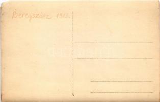 1912 Beregszász, Beregovo, Berehove; előkelő család a kastély, kúria előtt / castle, mansion. photo ...