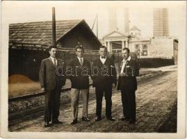 Budapest XIII. Budapest Székesfőváros Elektromos Művei Rt. főépülete, tisztviselők. Váci út 72-74. p...