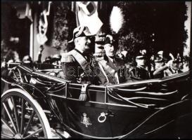 1937 Horthy Miklós kormányzó és III. Viktor Emmanuel király Budapesten, 1 db modern nagyítás, jelzés nélkül, 15x21 cm