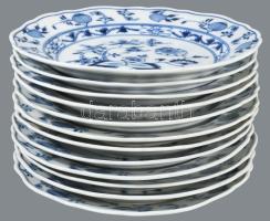 Meissen hagymamintás süteményes tányér készlet, 12 darab, jelzett, kardos jelzés, hibátlan, d: d: 21...