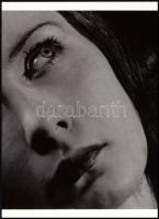 cca 1935 Steiner Andor (1901-1978) (később André Steiner) magyar - francia fotóművész felvétele (Steiner Lily portréja), 1 db modern nagyítás, jelzés nélkül, 21x15 cm