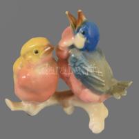 Ens paradicsommadár és madárpár figurák, kis lepattanással, egyiken ragasztással, m: 9,5 cm alatt