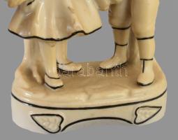 Jelzett antik porcelán gyermekpár figura, m: 10,5 cm