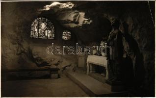 1942 Budapest XI. Gellérthegyi sziklatemplom, belső. photo (vágott / cut)