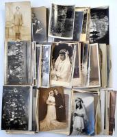 108 db RÉGI fotós képeslap vegyesen: párok, családok, gyerekek, társaságok / 108 pre-1945 photo post...