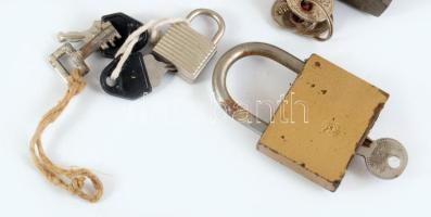 Zacskónyi klf lakat kulccsal, jó darabokkal