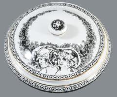 Hollóházi Jurcsák László által tervezett mintával díszített porcelán bonbonier, matricás, jelzett, hibátlan, d: 12,5 cm