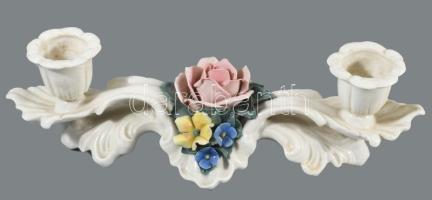 Ens plasztikus virágmintás kétágú gyertyatartó, jelzett, minimális pattogzással, h: 27 cm