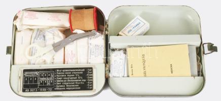 Orosz elsősegély doboz, 20x20 cm