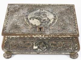 Fém doboz, benne sok bizsu, 17x12 cm