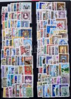 Nyugat-Európai országok kb 5.000 db bélyeg A4-es 16 lapos berakóban, erős Csatorna-szigetek, Nagy-Br...