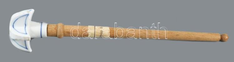 Antik porcelán végű citrusnyomó, kopással, h: 29 cm