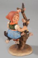 Hummel kislány faágon figura, jelzett, m: 11 cm