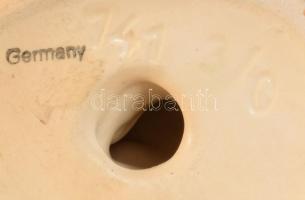 Hummel kislány faágon figura, jelzett, m: 11 cm